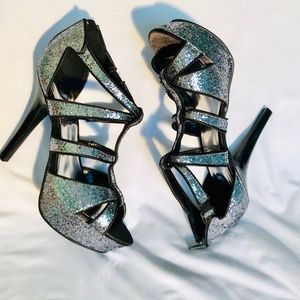 New G by Guess 8 Silver Glitter Black High Pumps